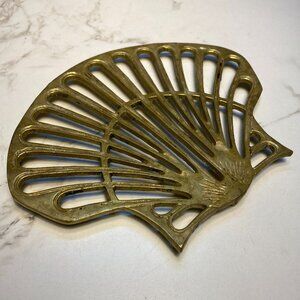 Brass Hot Plate Pot Holder Footed Trivet Sea Shell Scallop Beach Ocean Coastal